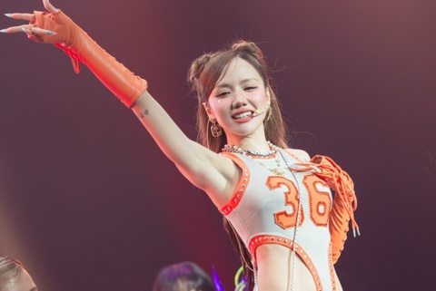 Dieu khong ngo ve cac em xinh hinh anh