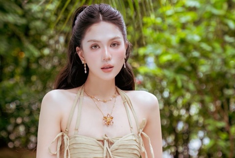 Hieuthuhai, Ngoc Trinh duoc de cu 100 guong mat dep nhat the gioi hinh anh
