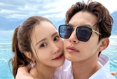 Lee Da Hae mang thai hinh anh