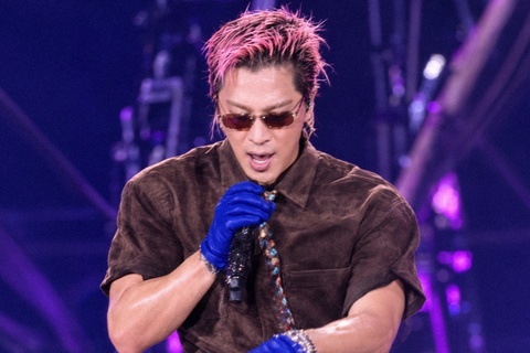 BigBang quỳ gối trước 45.000 khán giả ở sân Mỹ Đình