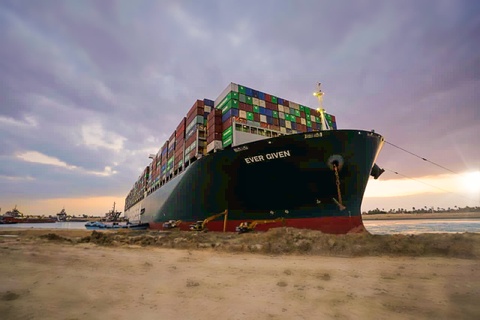 tau container sieu lon anh 1
