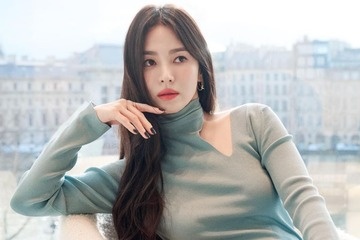 Song Hye Kyo roi vao the kho hinh anh