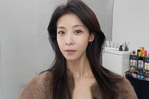 Mat moc cua Ha Ji Won hinh anh
