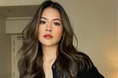 Nu ca si trong vu chong ngoai tinh xon xao Indonesia hinh anh