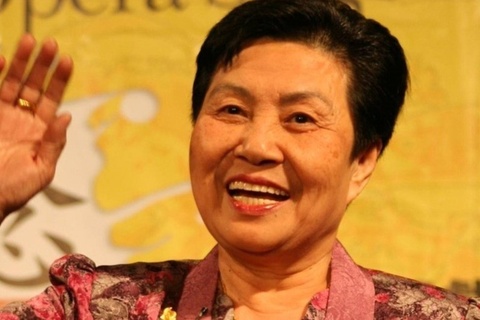 Nghe si Vuong Thuc Hoa qua doi hinh anh