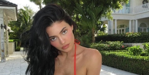 'Ty phu hut' Kylie Jenner ban nha hinh anh