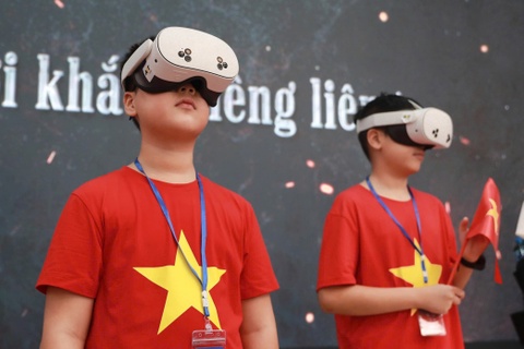 Trải nghiệm 'xuyên không thời gian' tại Dinh Độc Lập