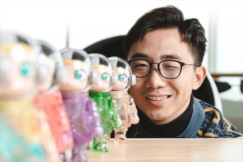 CEO 39 tuoi dung sau de che Labubu ty USD hinh anh