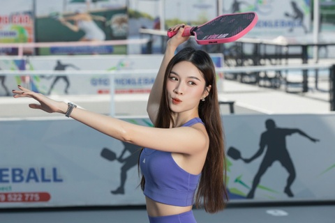 Canh trai nguoc o san pickleball sau mot nam hinh anh