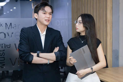 Rui ro khi yeu dong nghiep hinh anh