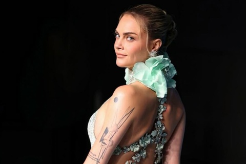 Su co rach vay cua Cara Delevigne hinh anh