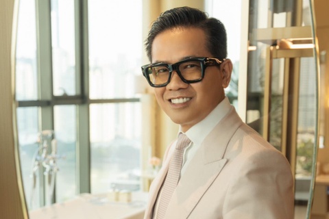 Dinh vi 'xa xi' cua NTK Thai Cong co con hop thoi? hinh anh