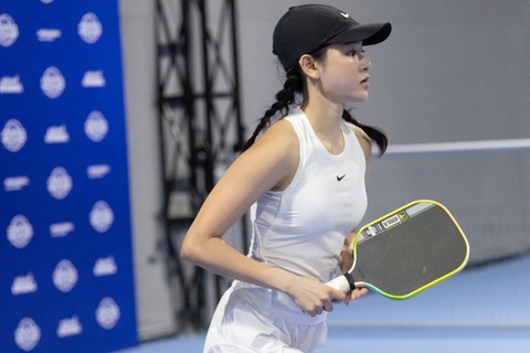 Nhung lan vap tranh cai vi pickleball cua Hien Ho hinh anh