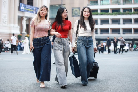 Dan do chi 12 trieu dong mua ve may bay ve que an Tet tu TP.HCM hinh anh