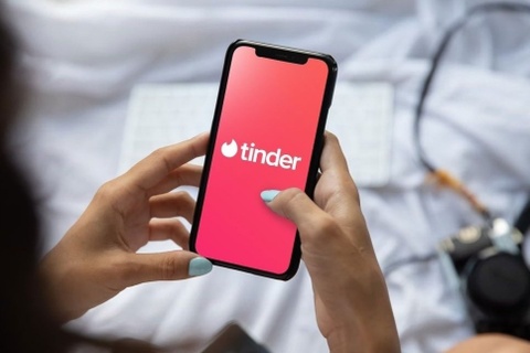 Tinh nang khien Tinder tro nen nguy hiem hinh anh
