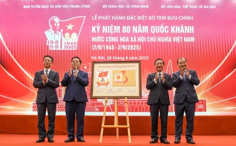 Ngam bo tem dac biet dip ky niem 80 nam Quoc khanh Viet Nam hinh anh