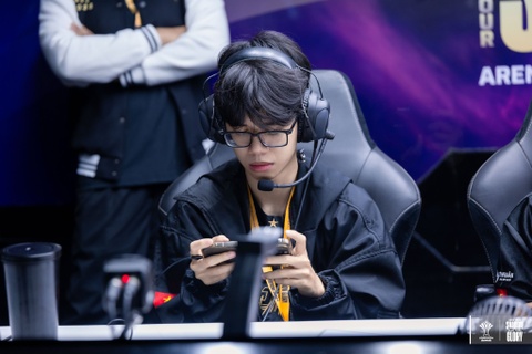 Tinh trang Tan Khoa sau bai dang cua HLV Titan hinh anh