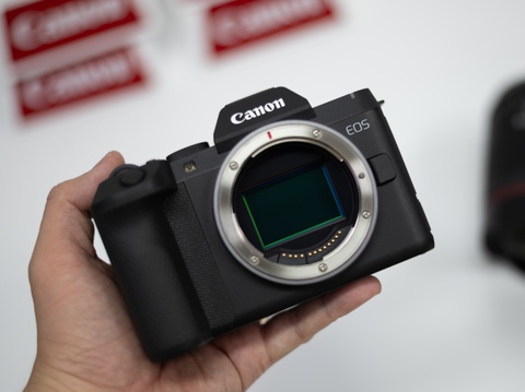 Canon khác lạ