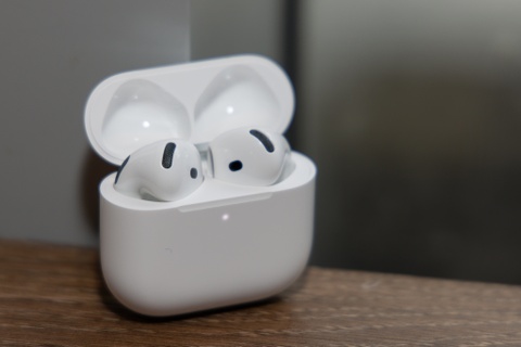 AirPods 5 - tai nghe nâng cấp nhiều về tính năng, giá không đổi