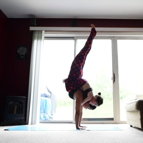 Bo anh me tap yoga cung con gai anh 5