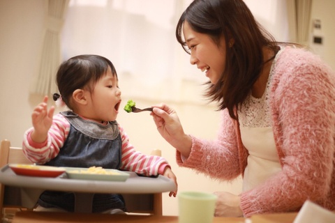 3 nhóm dưỡng chất quan trọng cho não bộ của trẻ