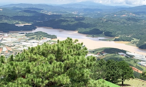 Tam dung viec thay doi lanh dao o 5 huyen, thanh pho cua Lam Dong hinh anh