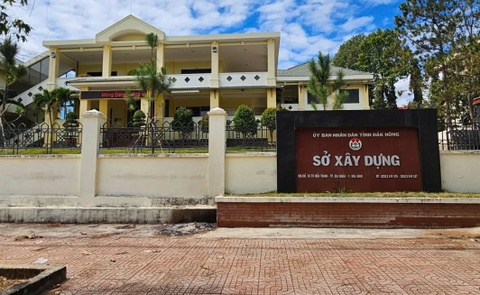 Vu truong phong bi dieu xuong lam cap pho: Dak Nong chi dao gi? hinh anh