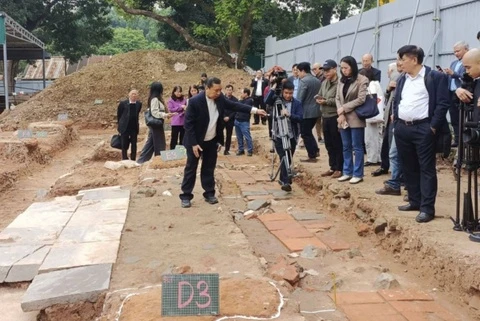 Phat hien chan dong trong cuoc khai quat Chinh dien Kinh Thien hinh anh