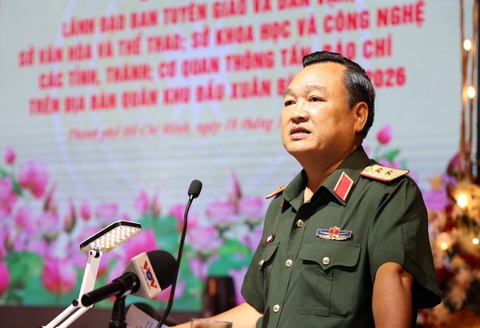 Hon 14.000 can bo, chien si Quan khu 7 duoc thang quan ham, nang luong hinh anh