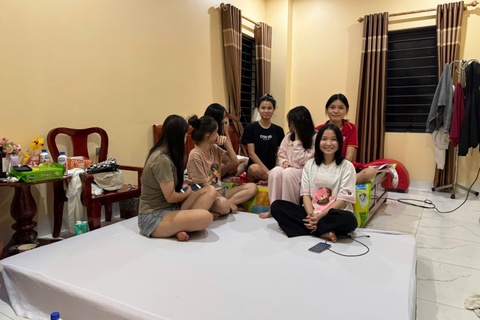 Com nong, phong mien phi cho ba con trong dem Thai Nguyen ngap lich su hinh anh