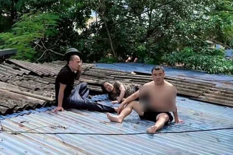 Chong mat, cu ba gao khoc trong can nha ngap den noc o Thai Nguyen hinh anh