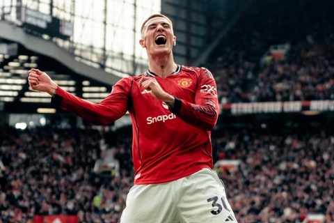 MU len thu 3 sau man nguoc dong ngoan muc hinh anh