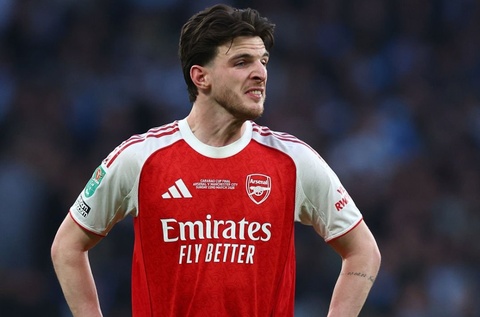 Thua chung ket Carabao, Arsenal tan mong an bon hinh anh