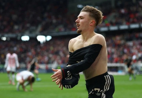 Bayern Munich nguoc dong dien ro hinh anh