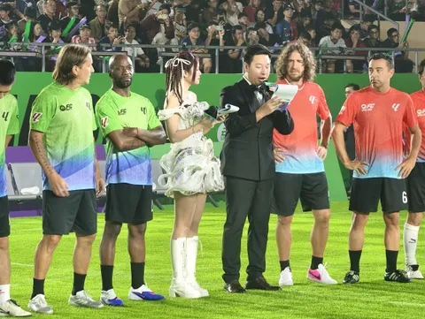 Dan huyen thoai La Liga hoi ngo tai TP.HCM hinh anh
