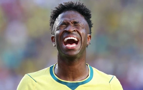 Vinicius giải cứu Brazil ở trận ra quân World Cup