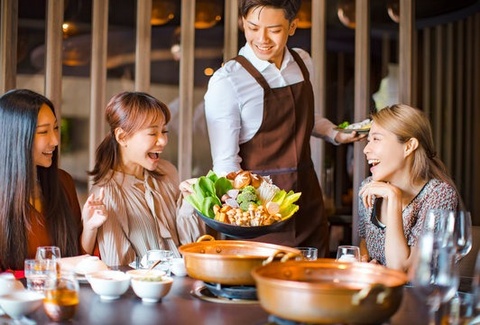 Quan thit ran Trung Quoc tuyen boi ban 'phai co bang dai hoc' hinh anh