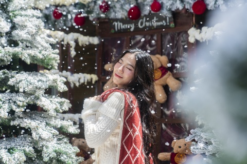 Don Noel giua troi 32 do C o TP.HCM hinh anh