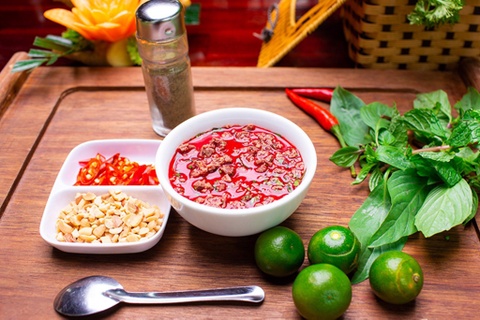 Tiet canh vit bat ngo vao top 50 mon vit ngon nhat the gioi hinh anh