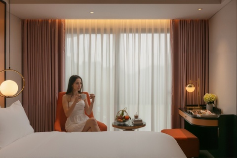 Thuc hu khach san 10 tang gan ho Guom gan voi khoan den bu 400 ty dong hinh anh