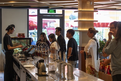 Tu thong bao tam dung tra sen vang 'map mo' cua Highlands hinh anh