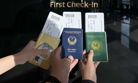 Ho chieu Viet Nam tang 2 bac hinh anh