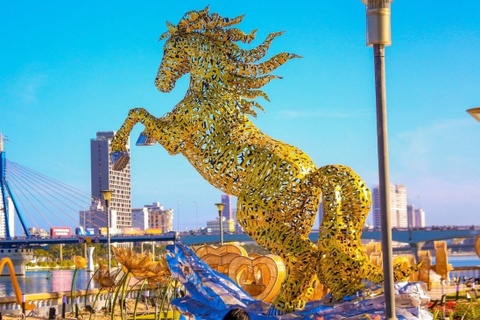 So phan linh vat ngua Tet duoc menh danh 'trum cuoi' o Da Nang hinh anh