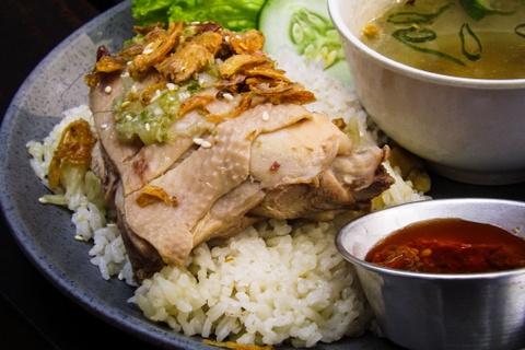 Tranh luận 'nơi khai sinh' cơm gà Hải Nam