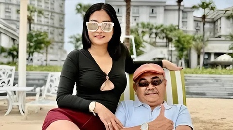 NSND Viet Anh quan quit vo kem 34 tuoi hinh anh