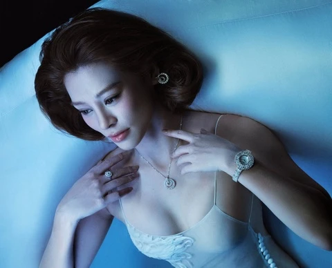 Bui Lan Huong o tuoi 37 hinh anh