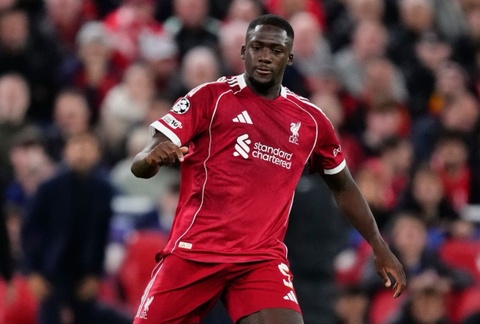 Hai cau thu Liverpool gay phan no hinh anh