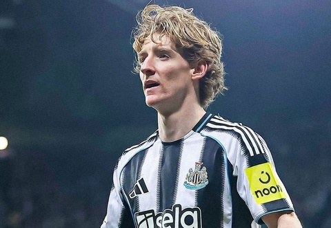 'Bom tan' 95 trieu bang lam day song Premier League hinh anh