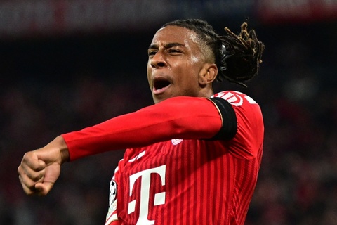 Điểm 10 của Olise tại Champions League