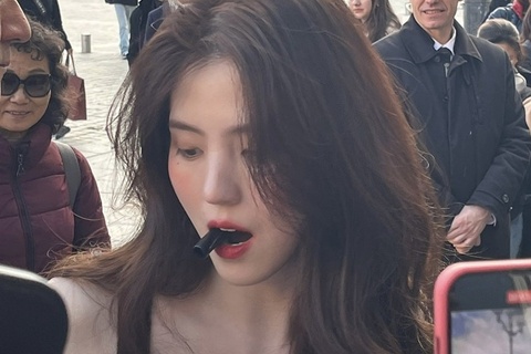 Han So Hee co the mat them gi ngoai 100.000 luot theo doi? hinh anh